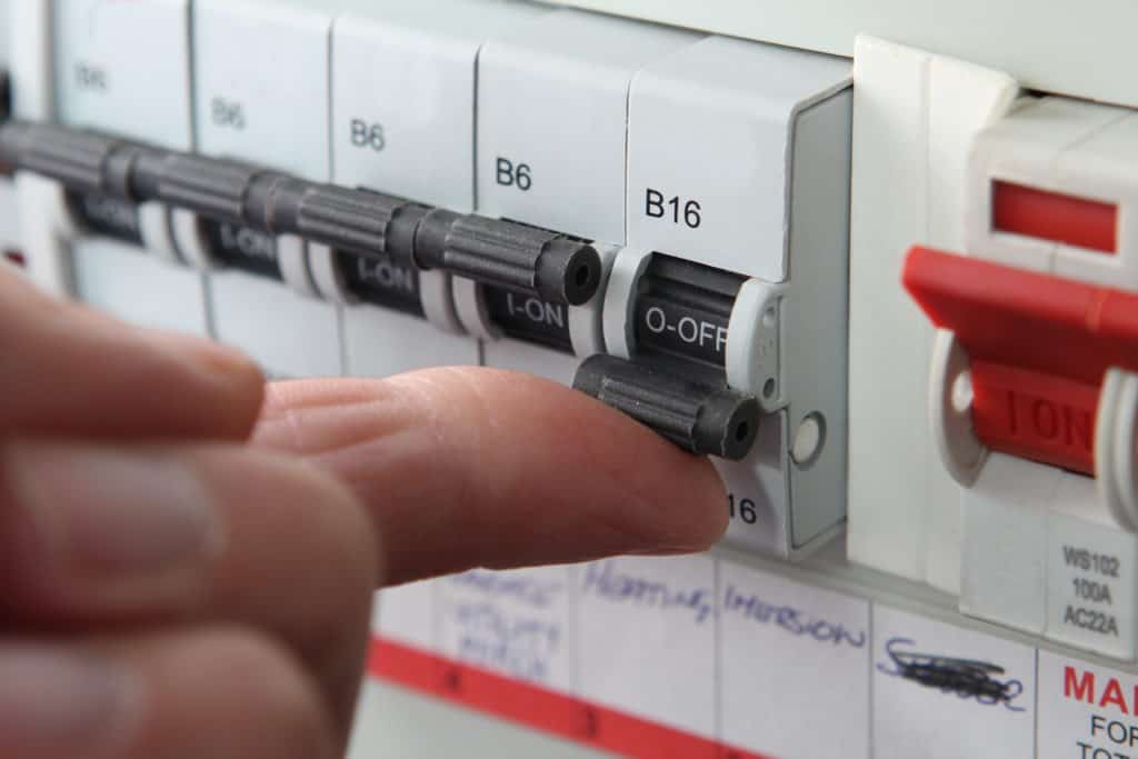 Switching on an MCB in a new consumer unit