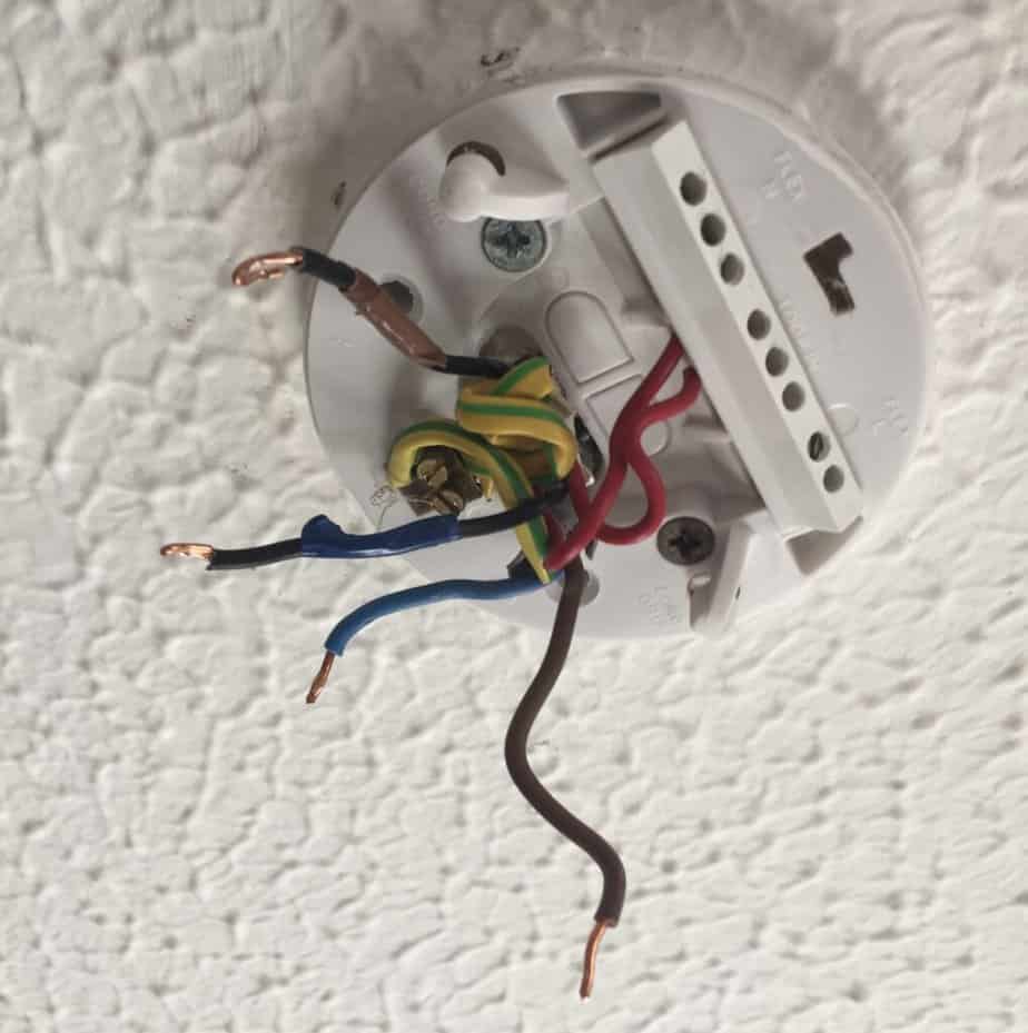 In this photo I have disconnected the cables to a light fitting to try and pin-point the fault