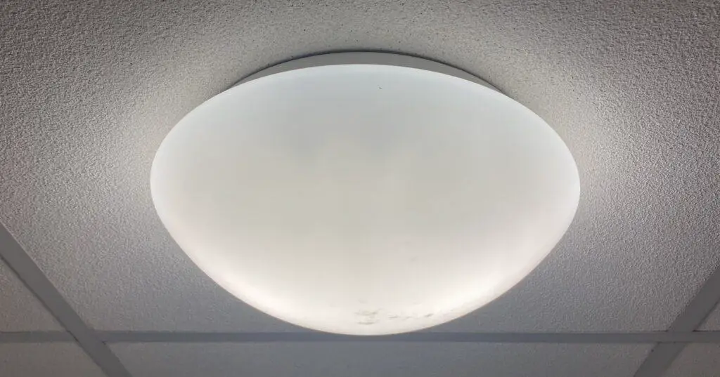 This light has a microwave sensor built in to detect movement